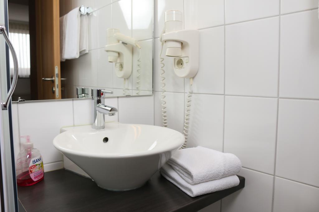 City Hotel Journal Вольфсбург Экстерьер фото